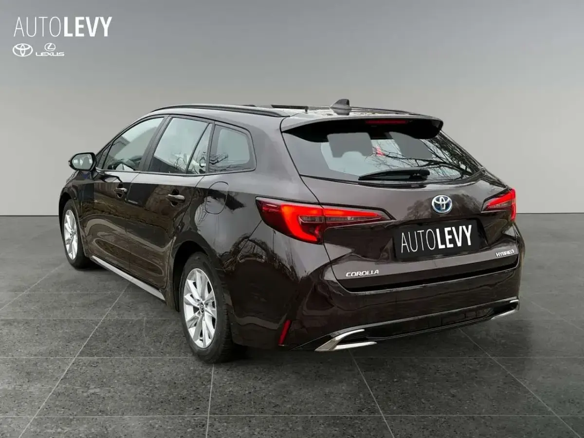 Gebraucht Toyota Corolla Comfort 140 PS (102 kW) 2023 Braun Kombi