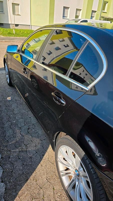 Gebraucht BMW 523 190 PS (139 kW) 2007 Schwarz Limousine