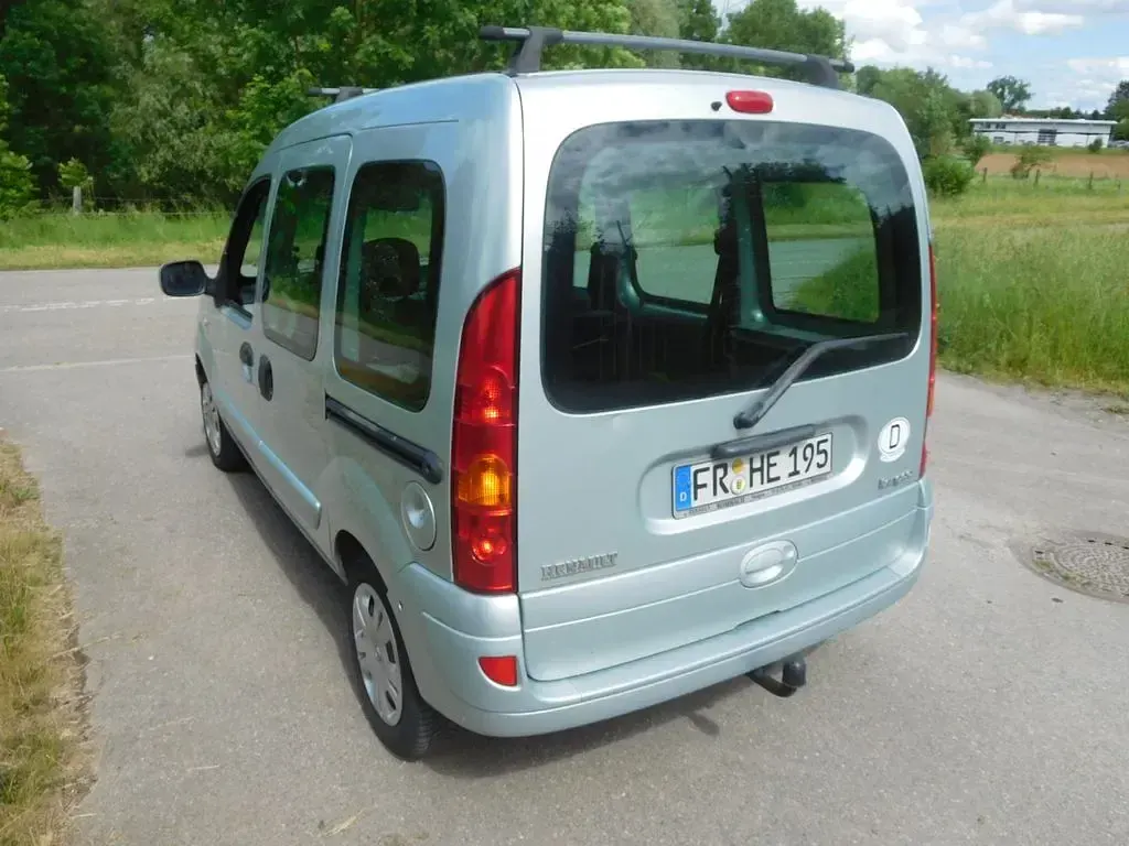 Gebraucht Renault Kangoo 95 PS (69 kW) 2006 Silber Van / Kleinbus
