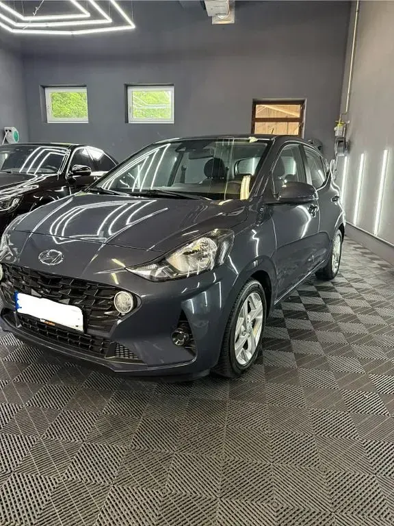 Gebraucht Hyundai i10 Trend 84 PS (61 kW) 2022 Grau Kleinwagen