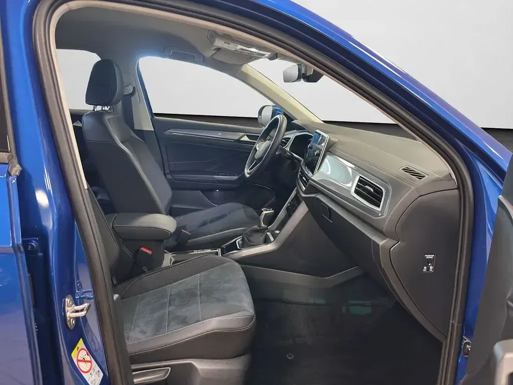 Gebraucht VW T-Roc Style 150 PS (110 kW) 2025 Ravennablau metallic (metallic) SUV