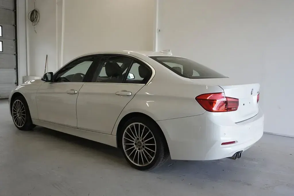 Gebraucht BMW 320 184 PS (135 kW) 2018 Weiß Limousine