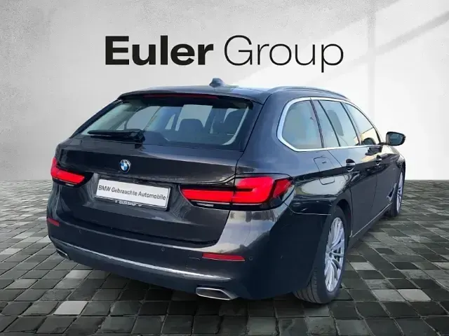 Gebraucht BMW 520 Performance 190 PS (139 kW) 2023 Grau Kombi