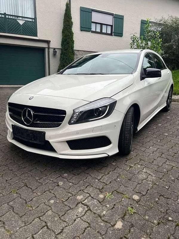 Gebraucht 2015 Mercedes A180 Limousine | 12.000 € (Superpreis) - Bild 1/4