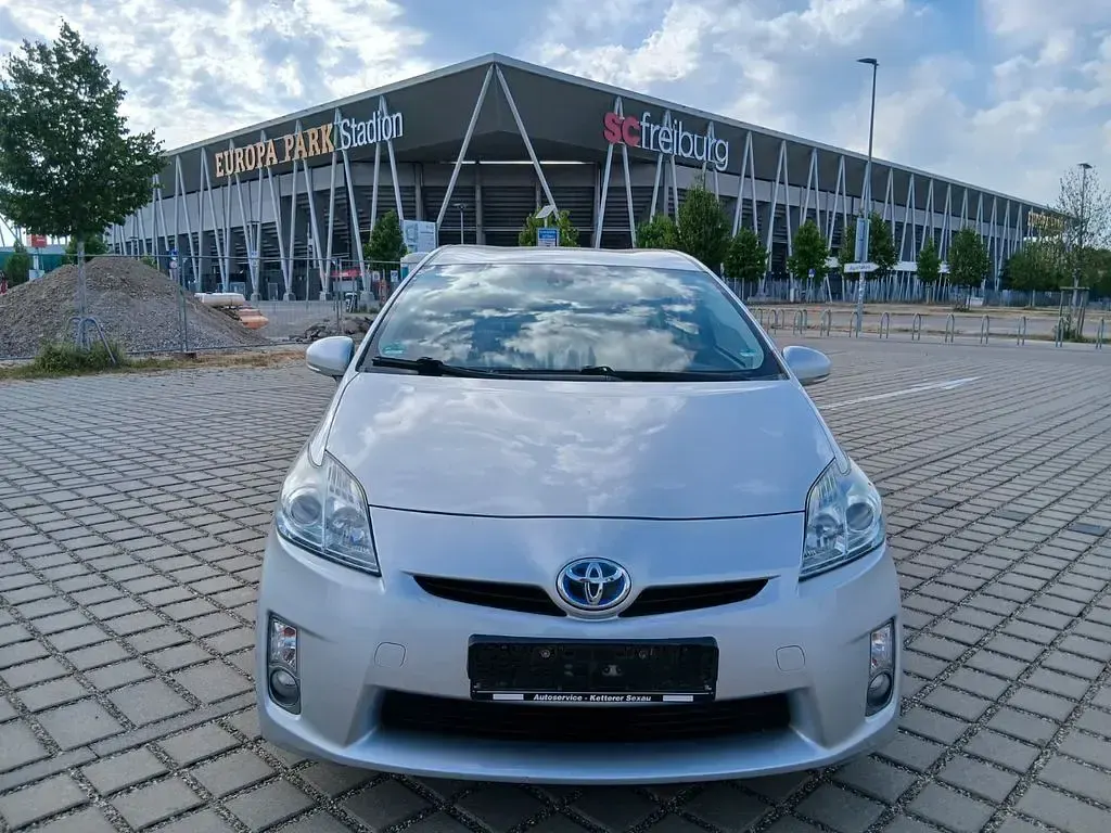 Gebraucht Toyota Prius Executive 99 PS (72 kW) 2010 Silber Kleinwagen