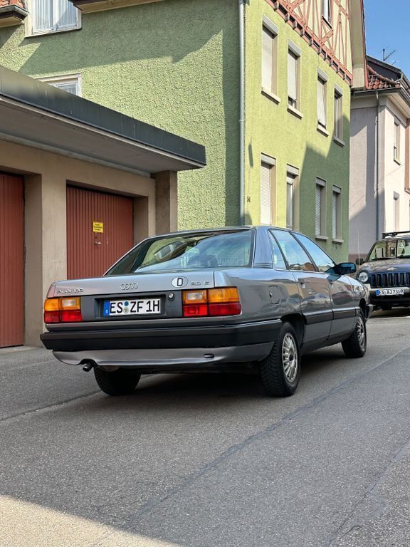 Second-hand Audi 100 116 CP (85 kW) 1988 Albastru Berlinǎ