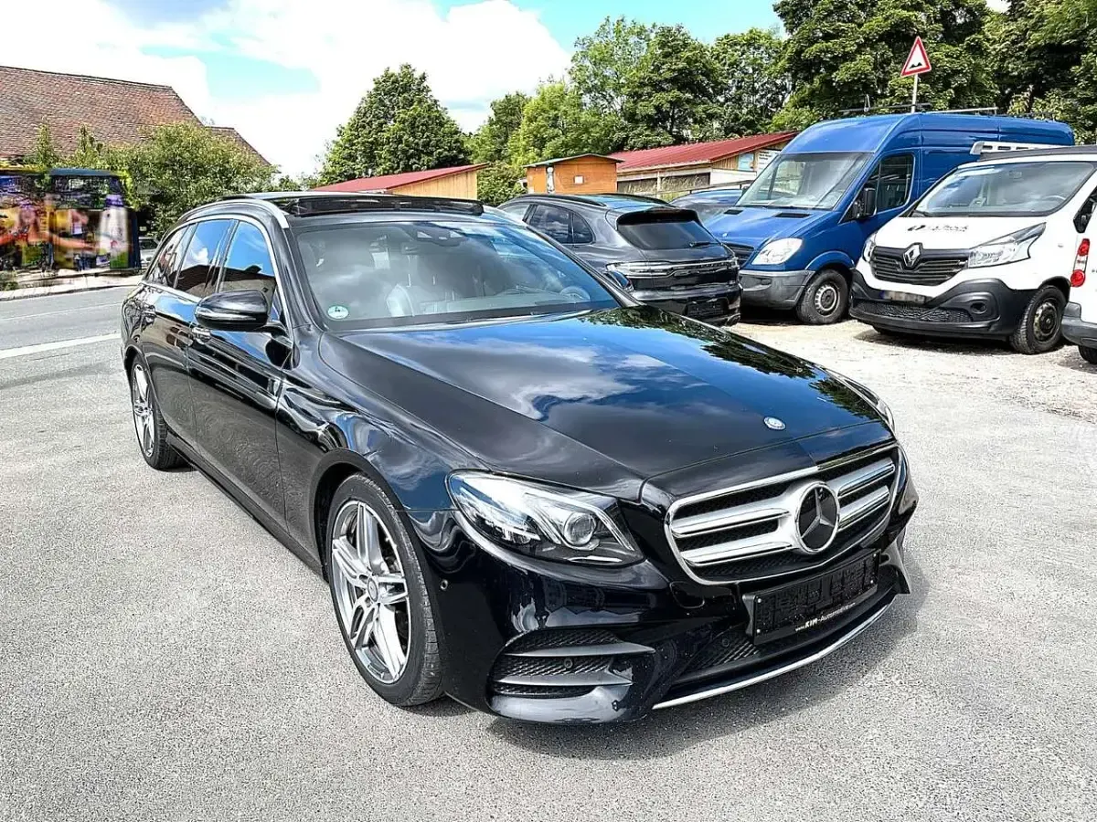 Gebraucht Mercedes E220 AMG 194 PS (142 kW) 2017 Schwarz Limousine
