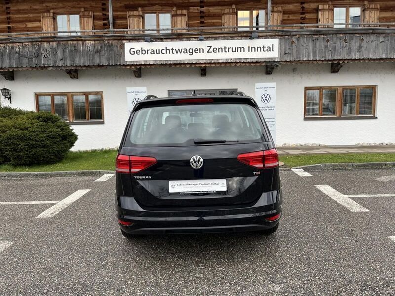 Gebraucht VW Touran Comfortline 116 PS (85 kW) 2016 Schwarz Van / Kleinbus
