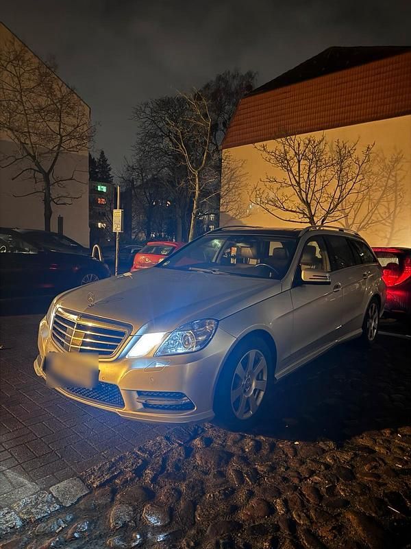 Gebraucht Mercedes E350 265 PS (194 kW) 2012 Silber Kombi