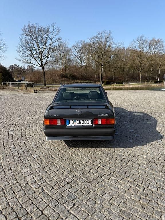 Gebraucht Mercedes 190 177 PS (130 kW) 1991 Schwarz Limousine