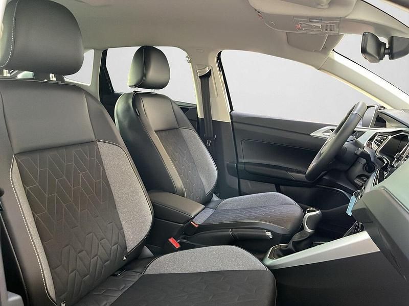 Neu VW Taigo Life 116 PS (85 kW) 2025 Deep black perleffekt (metallic) SUV