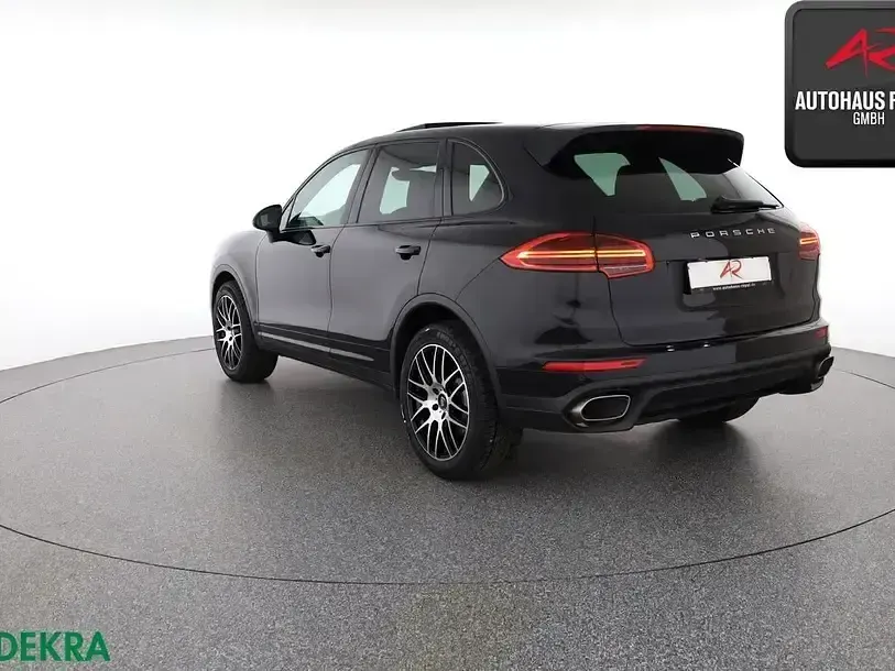 Second-hand Porsche Cayenne 262 CP (192 kW) 2016 Negru SUV