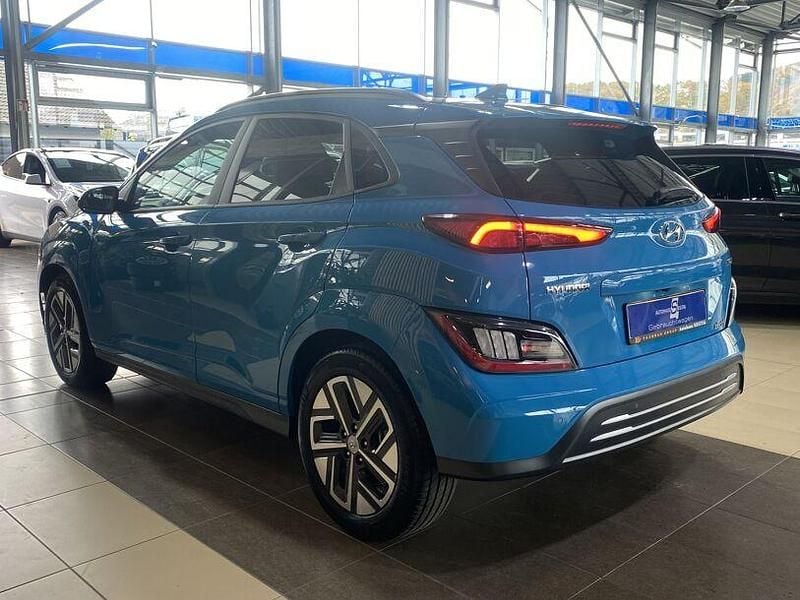 Gebraucht Hyundai Kona Trend 100 kW (136 PS) 2022 Blau SUV