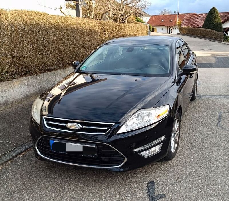 Schwarz Gebraucht 2011 Ford Mondeo Titanium Limousine | 7.900 € (Etwas zu teuer) - Bild 1/4