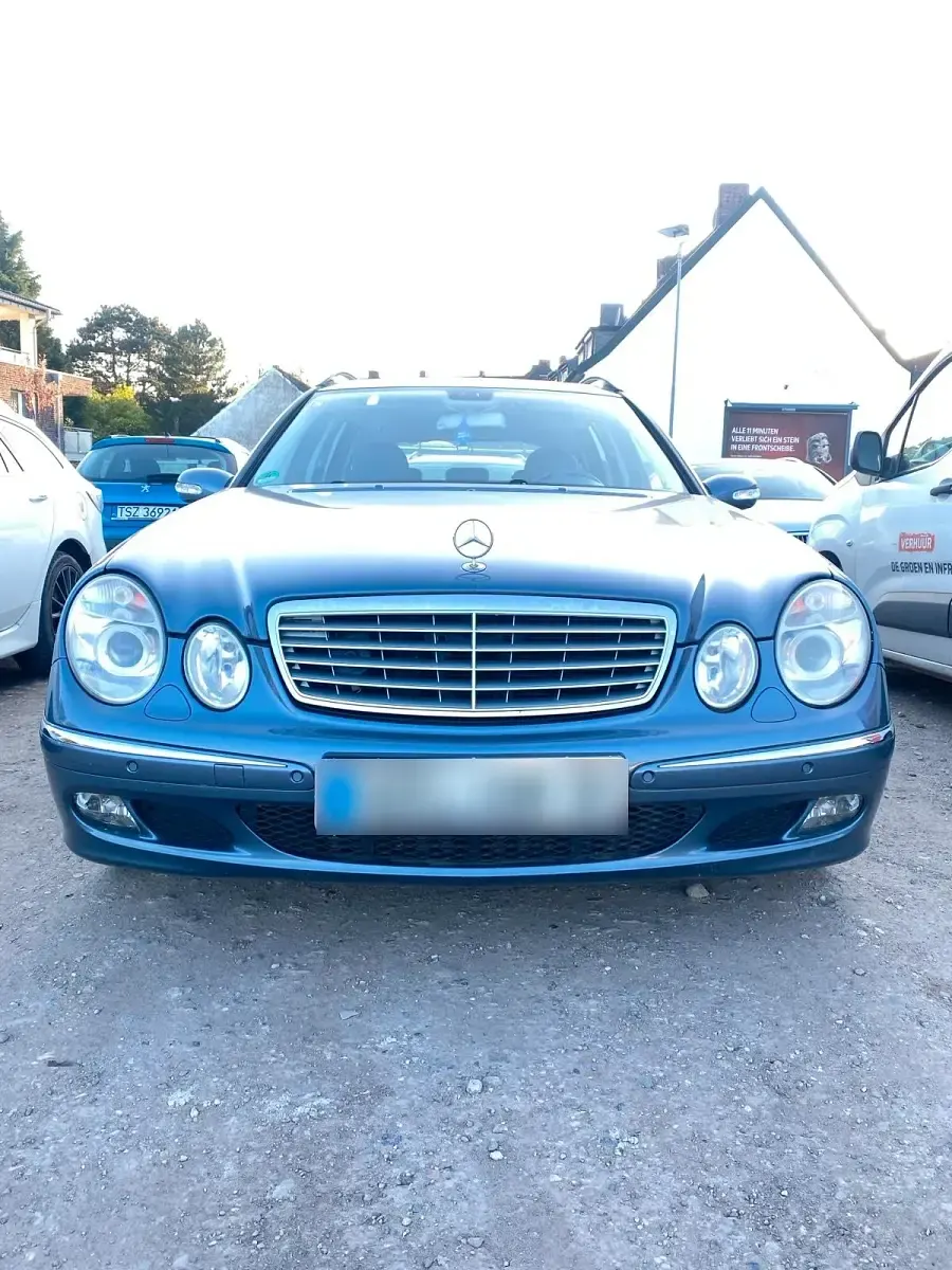 Gebraucht Mercedes E200 120 PS (88 kW) 2003 Blau Kombi
