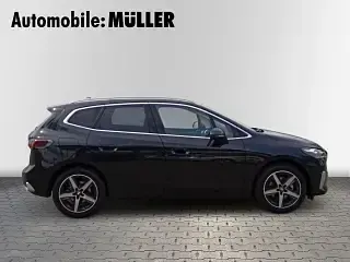 Gebraucht BMW 220 Active Tourer Luxury Line 156 PS (114 kW) 2024 Black sapphire metallic Van / Kleinbus