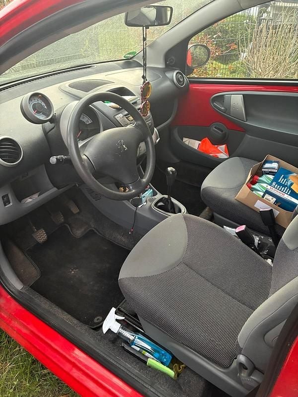 Gebraucht Peugeot 107 68 PS (50 kW) 2008 Rot Kleinwagen