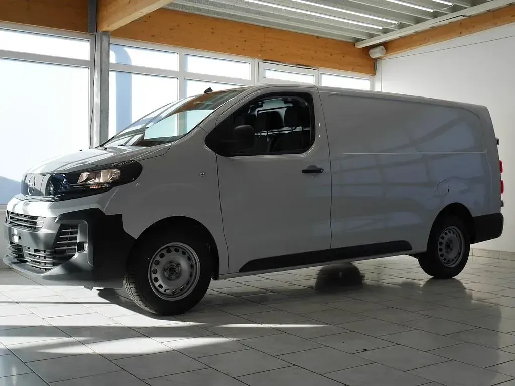 Neu Opel Vivaro-e Combi 144 PS (105 kW) 2026 Lackierung weiss Van / Kleinbus