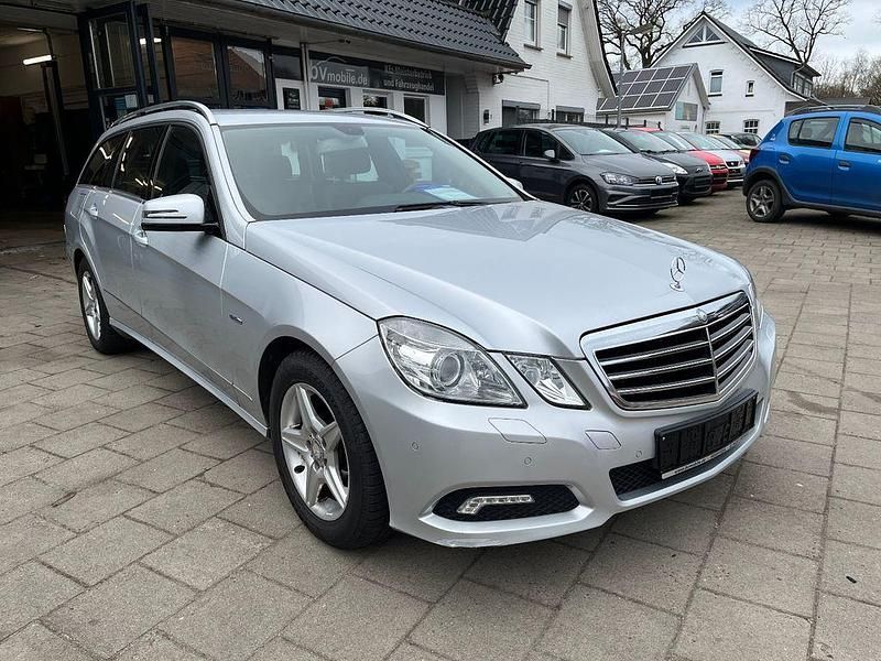 Gebraucht Mercedes E200 184 PS (135 kW) 2010 Silber Kombi