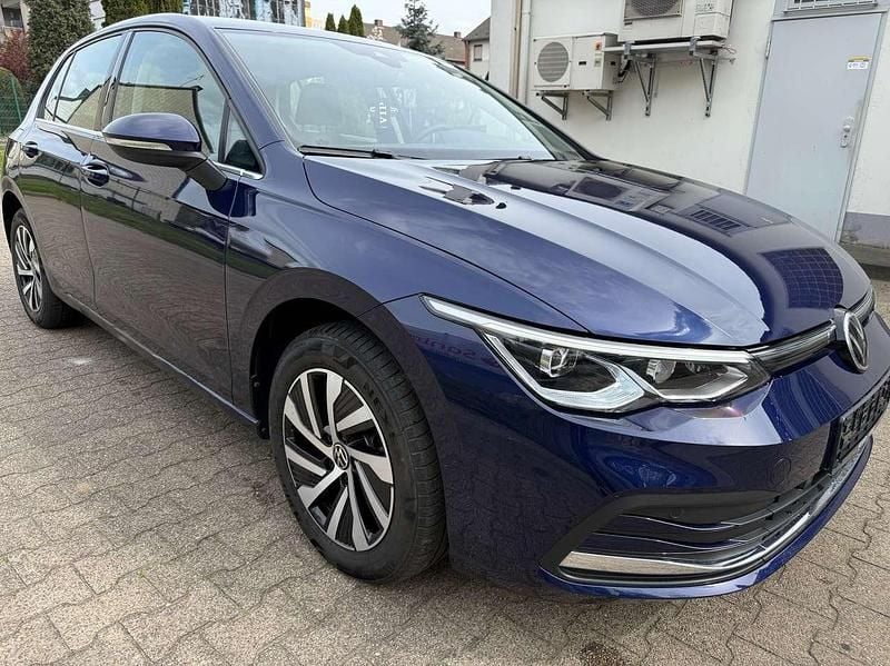 Gebraucht VW Golf VIII 150 PS (110 kW) 2020 Atlantic blue metallic Kleinwagen