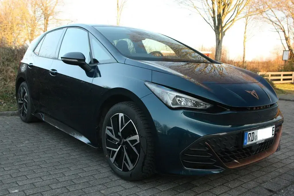 Usata Cupra Born 169 kW (231 CV) 2024 Blu Utilitaria