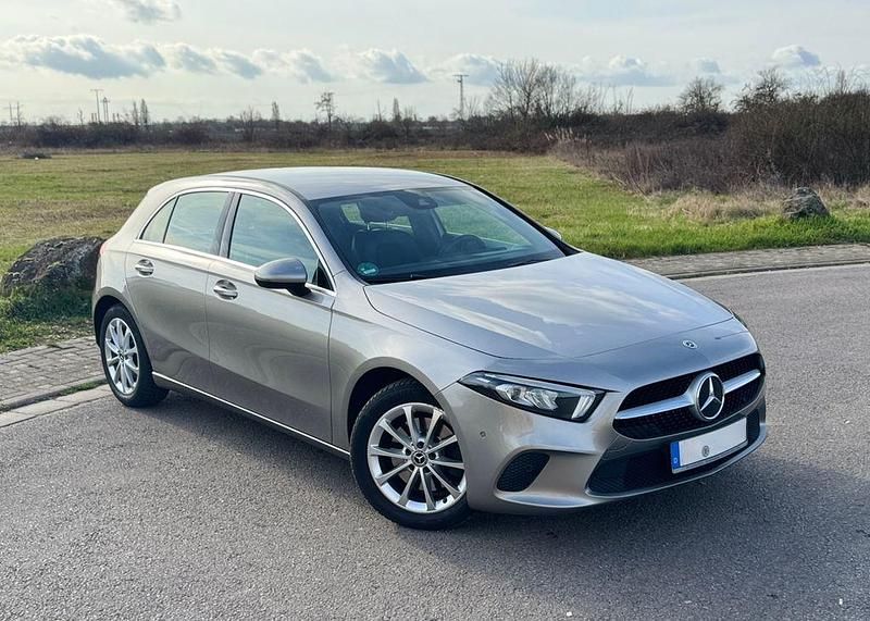 Gebraucht Mercedes A220 Progressive 190 PS (139 kW) 2019 Silber Limousine