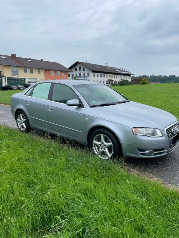 Silber Gebraucht 2006 Audi A4 S-Line Limousine | 2.499 € (Superpreis) - Bild 1/4