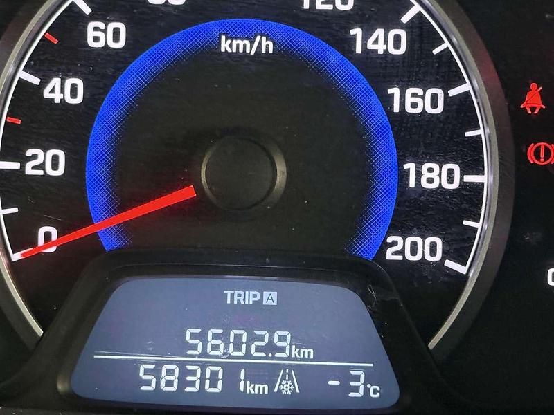 Gebraucht Hyundai i10 Edition 67 PS (49 kW) 2014 Weiß Kleinwagen