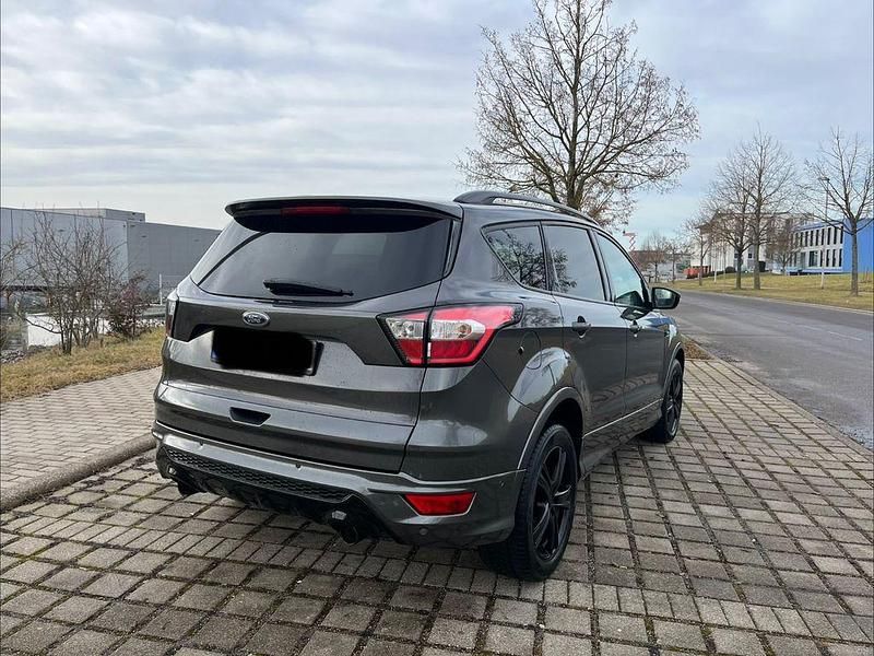 Gebraucht Ford Kuga ST-Line 179 PS (131 kW) 2018 Grau SUV
