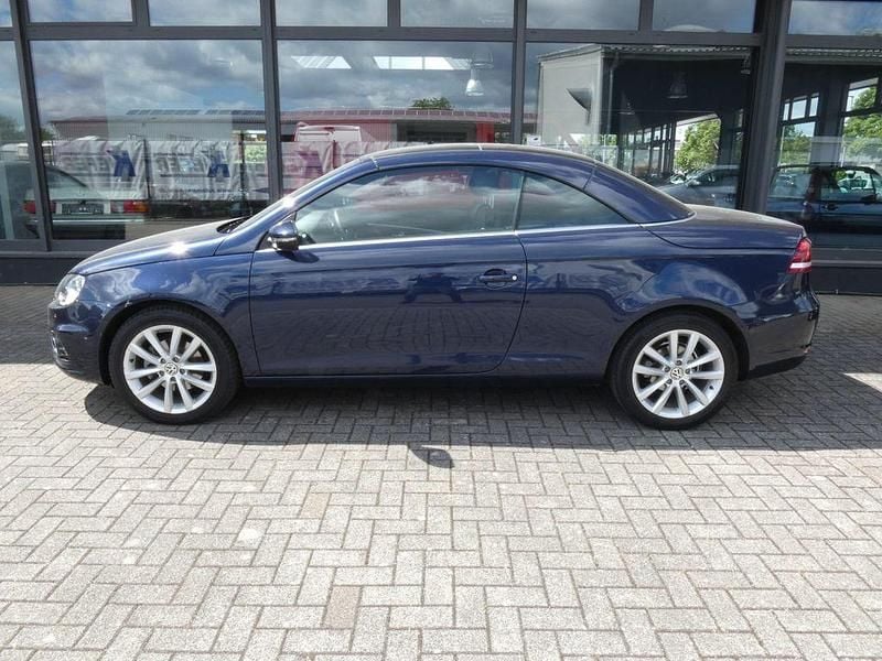 Gebraucht VW Eos Sport 122 PS (89 kW) 2012 Blau Cabrio