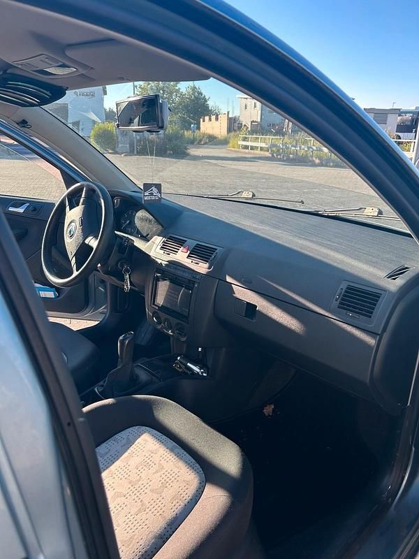 Gebraucht Skoda Fabia 75 PS (55 kW) 2003 Blau Kleinwagen