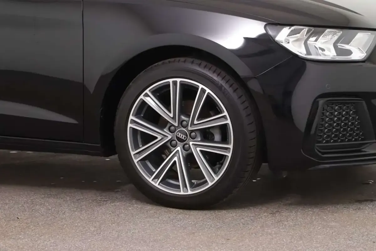 Gebraucht Audi A1 Advanced 110 PS (80 kW) 2022 Mythosschwarz metallic SUV
