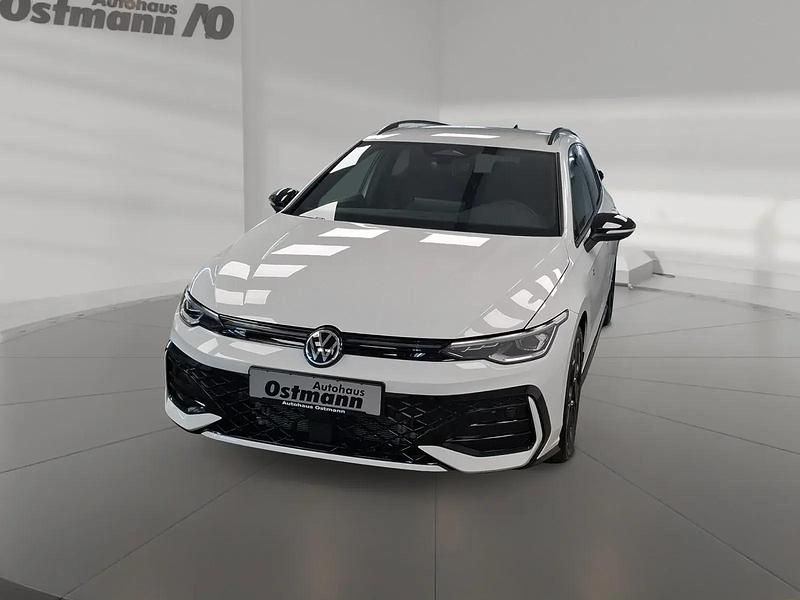 Gebraucht VW Golf VIII 150 PS (110 kW) 2026 Weiß Kombi