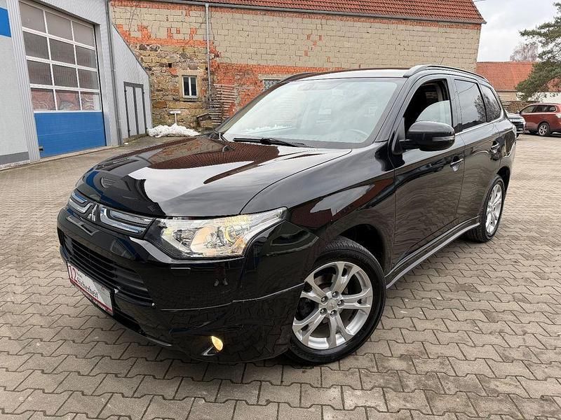 Schwarz Gebraucht 2013 Mitsubishi Outlander SUV | 8.590 € (Fairer Preis) - Bild 1/4
