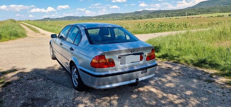 Gebraucht BMW 320 150 PS (110 kW) 2003 Silber Limousine