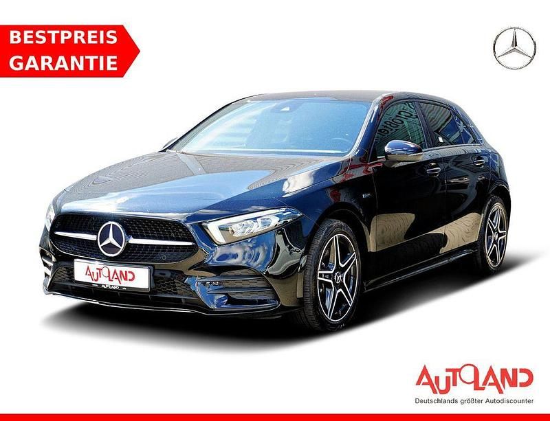 Schwarz Gebraucht 2021 Mercedes A250 AMG line Limousine | 27.950 € (Fairer Preis) - Bild 1/4