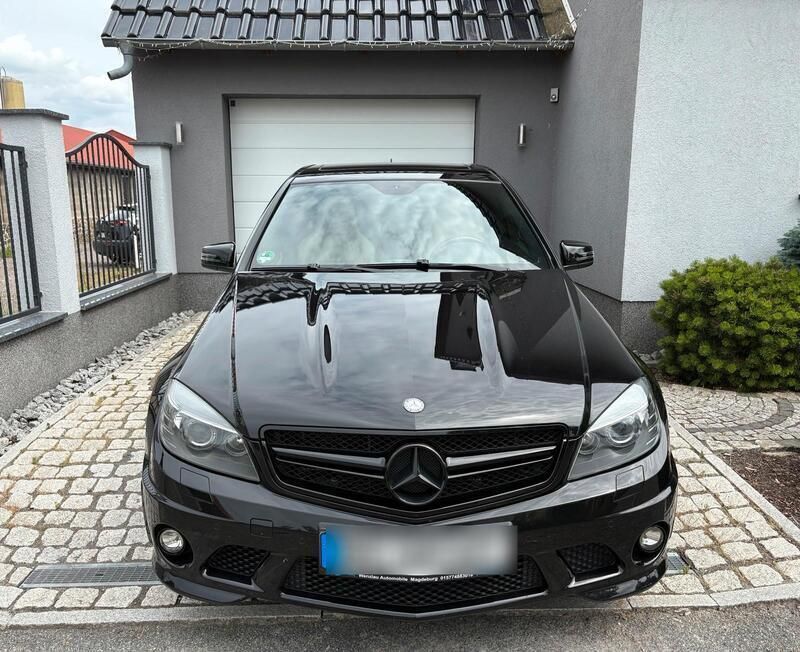 Schwarz Gebraucht 2011 Mercedes C63 AMG AMG Limousine | 41.000 € - Bild 1/4