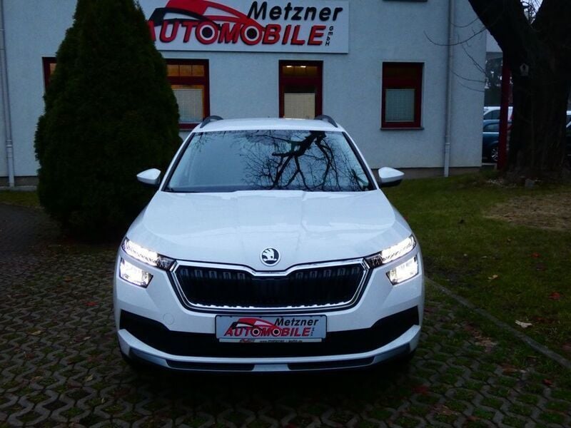 Weiß Gebraucht 2022 Skoda Kamiq Ambition SUV | 19.980 € (Fairer Preis) - Bild 1/4
