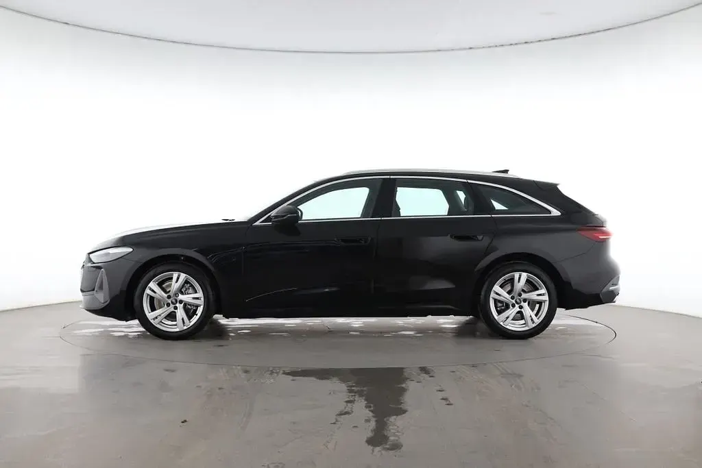 Second-hand Audi A5 Advanced Plus 204 CP (150 kW) 2025 Negru Break