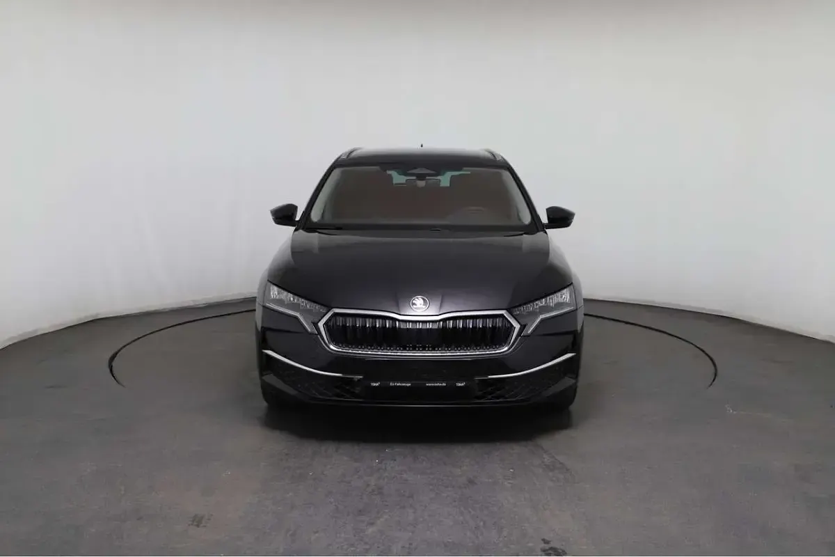 Neu Skoda Octavia Selection 150 PS (110 kW) 2026 Schwarz Kombi