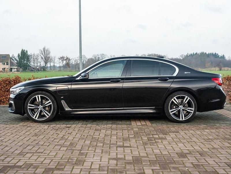 Gebraucht BMW 740 Executive 326 PS (239 kW) 2018 Braun Limousine