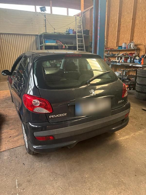 Gebraucht Peugeot 206+ 75 PS (55 kW) 2009 Kleinwagen