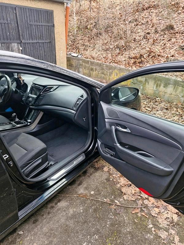 Gebraucht Hyundai i40 177 PS (130 kW) 2013 Schwarz Kombi