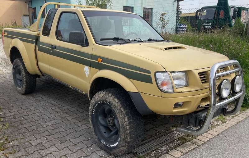 Gelb Gebraucht 1999 Nissan Navara Abholung | 4.000 € (Fairer Preis) - Bild 1/4