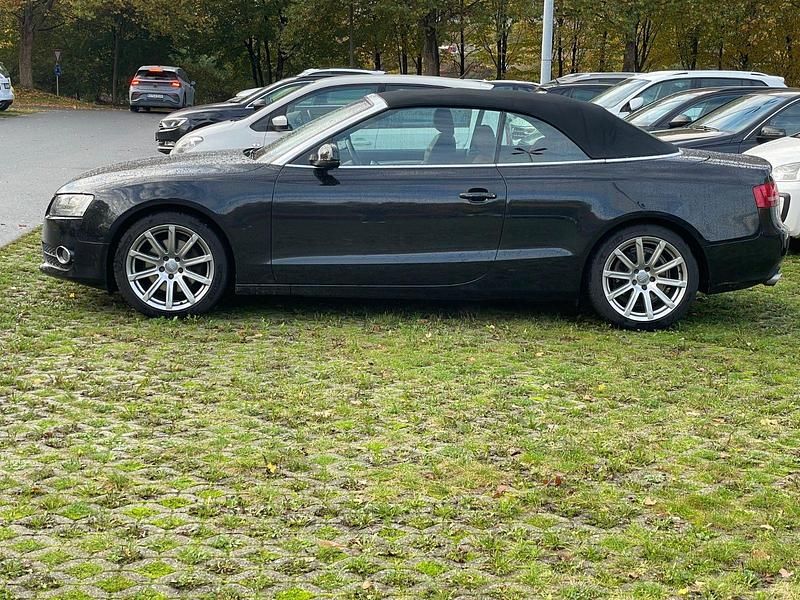 Schwarz Gebraucht 2009 Audi A5 Cabriolet Ambiente Cabrio | 17.499 € (Teuer) - Bild 1/4