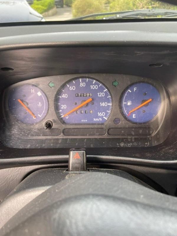 Gebraucht Daihatsu Move 54 PS (39 kW) 2000 Silber Van / Kleinbus