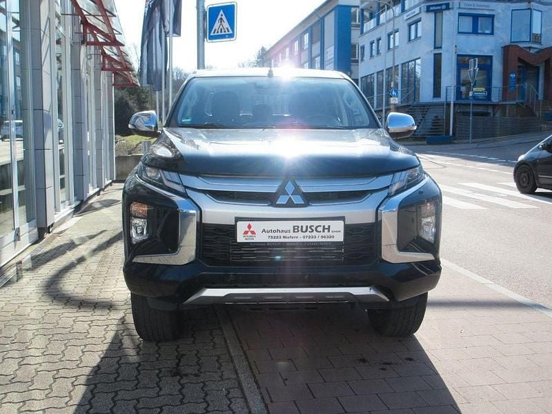 Gebraucht Mitsubishi L200 Select 150 PS (110 kW) 2022 Schwarz Abholung
