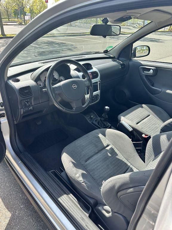 Gebraucht Opel Corsa Sport 75 PS (55 kW) 2002 Silber Kleinwagen