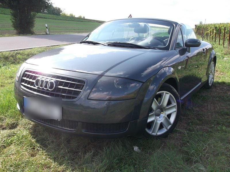 Grau Gebraucht 2002 Audi TT Roadster Cabrio | 4.500 € (Guter Preis) - Bild 1/4