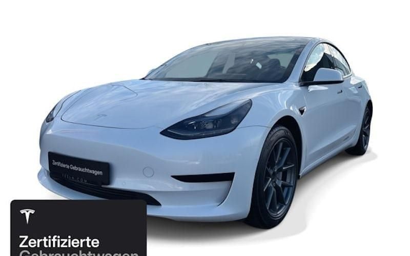 Weiß Gebraucht 2021 Tesla Model 3 Standard Range Limousine | 26.500 € (Guter Preis) - Bild 1/4